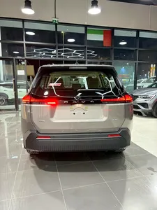 Prêt à être expédié – Toyota RAV4 XLE 2025, 5 places, toutes options, d'occasion, à vendre - Product Image 2