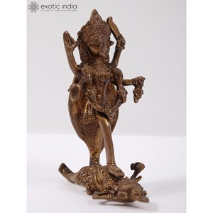 Escultura de latón hecha a mano de 6 pulgadas de la diosa Kali con estatua de latón de aspecto tribal para el hogar y el templo hecho en La India - Product Image 2