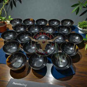 Assiette de service en corne de buffle noir foncé, finition haut de gamme, artisanale, 6,5 pouces de diamètre, polie naturellement, classique, décorative pour les fêtes - Product Image 6