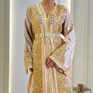 Ensemble de mariée marocain en deux pièces, kaftan de style marocain, broderie en velours, vêtements pour femmes, robe de mariée marocaine - Product Image 4