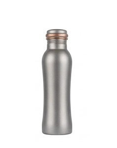 ขวดน้ำโลหะทองแดงสีน้ำเงินเข้ม ดีไซน์มินิมอล พกพาสะดวก - Product Image 3