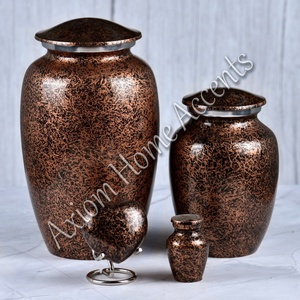 Sofisticada urna de cremación de aluminio con intrincados detalles hechos a mano recuerdo conmemorativo de Axiom Home Accents - Product Image 2