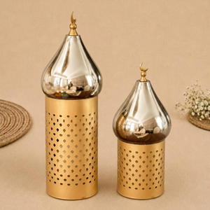 Magnifique ensemble d'encensoirs en forme de dôme de mosquée avec bases dorées perforées et couvercles argentés, idéal pour la décoration aromatique et les cadeaux festifs - Product Image 1