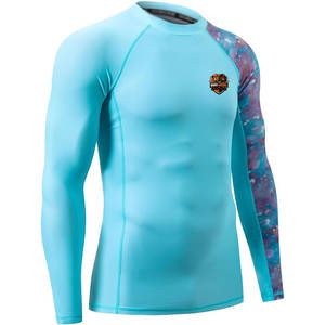 Camiseta de compresión de manga larga para hombre, diseñada para entrenamiento físico. - Product Image 3