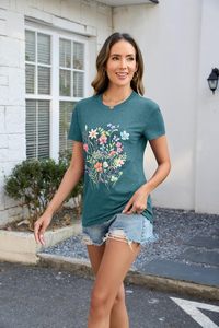 T-shirt imprimé tendance pour femmes, t-shirt graphique décontracté, tissu en coton, toucher doux, haut élégant pour l'été, vêtement léger et à la mode - Product Image 5