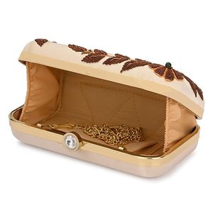 Pochette brodée faite à la main à prix abordable, sac à main ethnique traditionnel pour femme, idéal pour les fêtes, mariages et soirées - Product Image 2