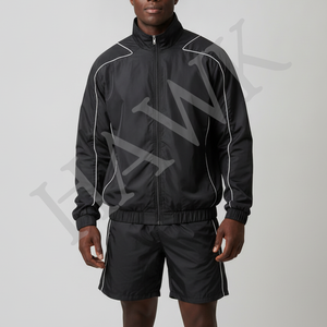 Ensemble court en nylon noir pour homme OEM, vêtements de jogging personnalisés avec logo, ensemble coupe-vent unisexe deux pièces zippé avec short et passepoil - Product Image 1