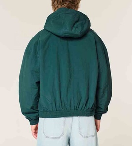 Fabricant de vêtements de rue vierges de grande taille en nylon tissé sur mesure pour l'été, la randonnée, la course à pied et le sport avec poche zippée - Product Image 2