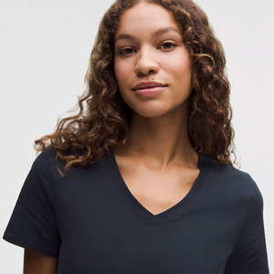 Custom Fashion 2026 Ladies Curved Hem <b>V</b>-<b>Neck</b> Short Sleeve Summer <b>T</b>-<b>Shirt</b> 100% Cotton Breathable Quick Dry Sport Fitness <b>T</b>-<b>shirt</b> - Product Image 3