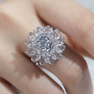 Luxury 18K White Gold Jewelry 2CT Cushion Cut Lab Grown Diamond Engagement <b>Ring</b> Gold Lab Diamond <b>Ring</b> - Product Image 3
