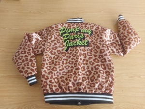 Vestes en satin avec logo brodé personnalisé, veste bomber, design léopard, vestes universitaires, veste en polyester avec boutons - Product Image 4