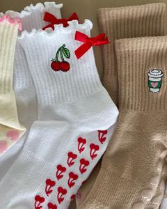 Calcetines de Pilates BCSI al por Mayor con Diseño de Cerezas y Lazo, Logotipo y Empaque Personalizados, Antideslizantes con Volantes para Gimnasio, Yoga y Barra - Product Image 5