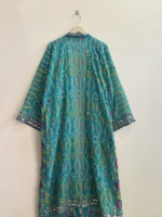 Kimono long en georgette brodé Phulkari, idéal comme couvre-vêtement