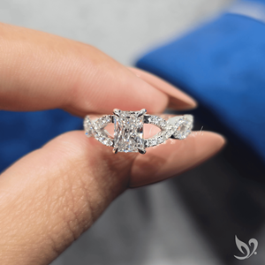 แหวนเพชรทรงเรเดียนท์คัท 0.5 กะรัต เพาะเลี้ยงในห้องปฏิบัติการ รับรองโดย IGI แหวนหมั้นแบบฝังเพชรเรียงวงแหวน ทองคำขาว 10K - Product Image 5