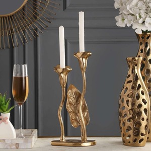 Porte-bougie double Jules en aluminium doré, support décoratif pour deux bougies, design floral élégant, centre de table de luxe - Product Image 2