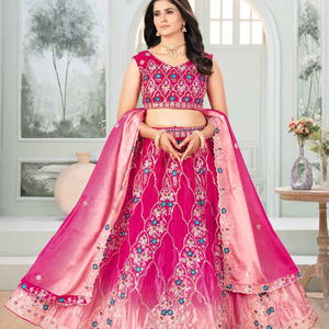 ชุดเลเฮนกาโชลีสีชมพูสุดหรูจาก Ramdev Trading พร้อมงานปักประณีตจากวัสดุรีไซเคิล - สำหรับงานแต่งงาน งานปาร์ตี้ และงานเฉลิมฉลอง - Product Image 1