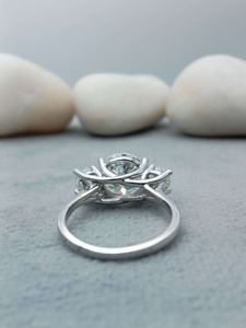 Bague de mariage solitaire de luxe en or blanc 14 carats avec diamant de laboratoire VVS 1 carat, couleur D, taille brillant, certifiée IGI, pour elle - Product Image 3