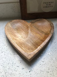 Portavelas de Madera de Mango Natural en Forma de Corazón, Recipiente Rústico para Cera, Pieza Decorativa Hecha a Mano para el Hogar - Product Image 1