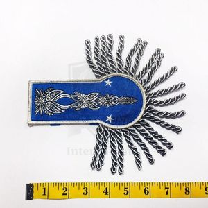 Nuevo estilo de epaulettes de hombro con trenza francesa de tela azul y alambre plateado, con bordado de estrellas y flores, acabado cómodo - Product Image 1