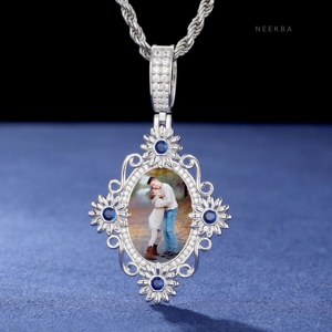 Pendentif personnalisé en moissanite avec photo de fleur, pendentif personnalisé avec image en moissanite, pendentif personnalisé serti de pierres, pendentif portrait personnalisé - Product Image 1