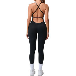 Conjunto de sujetador deportivo de soporte ligero y shorts de cintura alta personalizados al por mayor, con tiras y diseño frontal retorcido, ideal para yoga y running. - Product Image 6