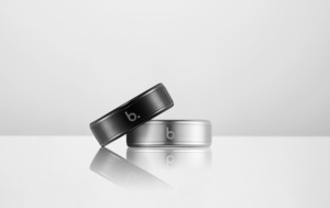 แหวนอัจฉริยะ b.ring Smart Cell สำหรับอุปกรณ์สวมใส่ขนาดเล็ก ดีไซน์ไทเทเนียมน้ำหนักเบาพิเศษ พร้อมที่เก็บข้อมูลภายใน - Product Image 1