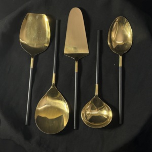 ชุดเซิร์ฟเวอร์ 5 ชิ้น สีดำเคลือบผง ชุดอุปกรณ์เสิร์ฟงานแต่งงาน เคลือบทอง PVD สแตนเลส 304 ปลอดภัยสำหรับอาหาร ชุดเซิร์ฟเวอร์สำหรับร้านอาหาร - Product Image 2