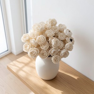 Ramo de Flores Artificiales de Madera Sola VADEE, Rosa Blanca Híbrida 001, Artesanía Sostenible Hecha a Mano para Bodas y Hogar - Product Image 4