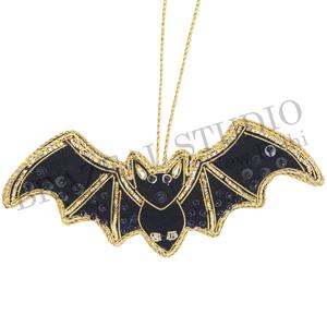 Brazeal Studio - Ornements de Noël personnalisés faits à la main en velours satiné écologique, brodés de perles, fils dorés, fabrication artisanale - Product Image 3