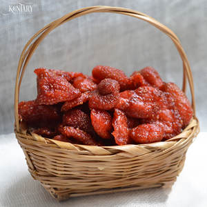 Fraises séchées au goût aigre d'ingrédients de qualité supérieure de haute qualité dans un emballage sous vide en vrac Créations culinaires pour élever les recettes - Product Image 1