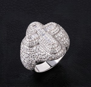Anillo de cóctel de plata 925 con corazón y diamantes talla baguette para mujer, joyería de lujo para fiestas - Product Image 1
