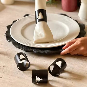 Elegantes Servilleteros Anchos Negros con Diseño de Árbol de Navidad, Modernos Accesorios para Mesa de Banquete Navideño, Servilletero de Pino Negro Cortado con Láser - Product Image 1