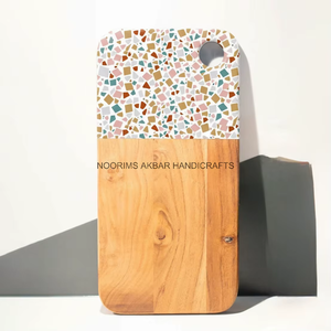 Planche à découper artisanale en bois de manguier avec motif citron émaillé, plateau de service rustique pour fromages et charcuteries, décoration de cuisine et de maison - Product Image 6