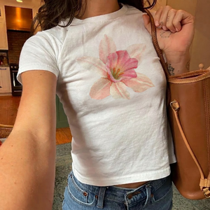 Camiseta con Diseño Gráfico Personalizado al por Mayor, Camiseta de Verano con Estampado de Flor de Plumeria para Mujer, Fábrica de Ropa Personalizada de Alta Calidad con MOQ Bajo - Product Image 1