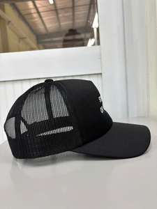 Casquettes de camionneur en mousse brodées 2D personnalisées de haute qualité, casquettes de camionneur en mousse pré-courbées réglables de haute qualité fabriquées au Vietnam - Product Image 4