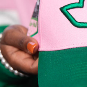 Casquette de camionneur personnalisée rose et verte brodée avec logo étoile, visière incurvée bicolore, ajustable, pour sports décontractés et activités de plein air - Product Image 3
