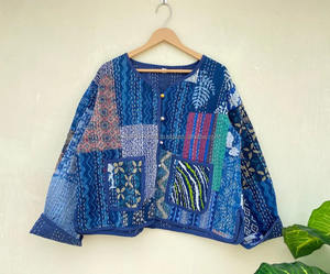 Abrigo largo Kantha, abrigo marrón acolchado bohemio Kantha para mujeres indias, patrón de Chaqueta abierta frontal a rayas de longitud corta para invierno - Product Image 2