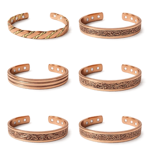Pulsera de Cobre Hecha a Mano con Diseño Martillado, Equilibrio Energético, Joyería Ayurvédica de Lujo, Personalizable, Regalo de Acción de Gracias - Product Image 2
