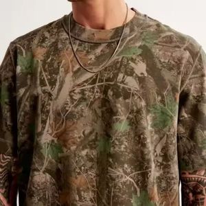 Camiseta Oversize de Corte Cuadrado con Estampado Gráfico Personalizado por Sublimación, Camisetas Vintage de Camuflaje con Largo Recortado - Product Image 4