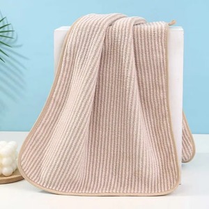 Serviette de toilette de luxe en coton épais ultra doux pour salle de bain, spa, gym, avec logo personnalisé, fournisseur en gros, serviette de toilette en coton rayée - Product Image 2