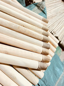 Wooden Broom Handle Wooden Broom Handle Eucalyptus Wood Pine Wood 1200mm Varnished Termite Resistant Factory Wholesale Price - Product Image 3