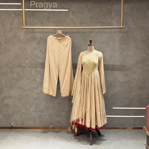 Elegante Conjunto de Traje Anarkali de Georgette Beige Bordado con Detalles de Borlas, Estilo Moderno para Bodas y Ocasiones Especiales, Todas las Temporadas - Product Image 2