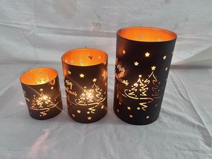 Candelabro Navideño de Hierro Negro Hecho a Mano con Impresión Digital Resistente al Calor, Decoración para el Hogar, Marca Sonnet Decor - Product Image 3