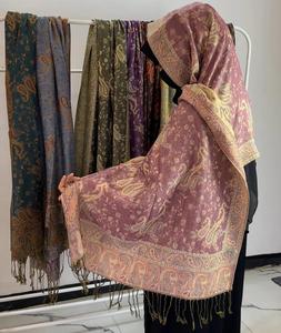 Chal de Pashmina Cachemir de Lujo |   Estola Jamawar Hecha a Mano con Diseño de Hojas |   Bufanda de Lana Premium para Otoño, Tejido Transpirable Royal Heritage - Product Image 1