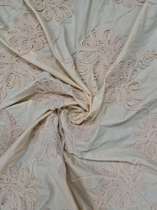 Tissu Popeline Jaune Pâle Premium Très Demandé avec Broderie Dori – Motif Floral 3D en Cordage pour la Mode et la Décoration Intérieure - Product Image 2