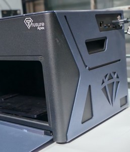 Le Trusure Apex détecte avec précision les diamants CVD, HPHT et RFT dans les pierres brutes et les bijoux montés. - Product Image 3