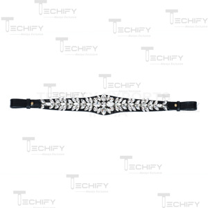 Fronture de luxe en cuir noir ornée de strass pour la décoration de bridons équestres - Product Image 3