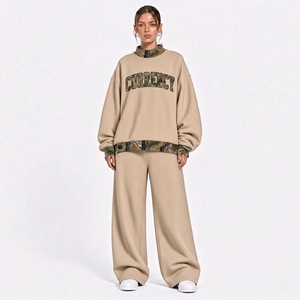 Ensemble 2 pièces ample beige pour femme : pull oversize à col montant imprimé camouflage et pantalon large assorti - Product Image 1