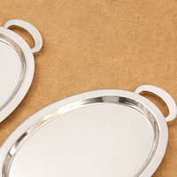 Plateau de service ovale de luxe en argent poli pour la restauration, avec poignées, vaisselle élégante pour hôtels et restaurants, vente en gros