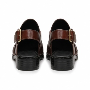 Nouvelle conception Sandales Peshawari en cuir de studio, en caoutchouc et cuir, faites à la main, légères, à bout ouvert, avec bride à boucle, sabots toutes saisons - Product Image 3